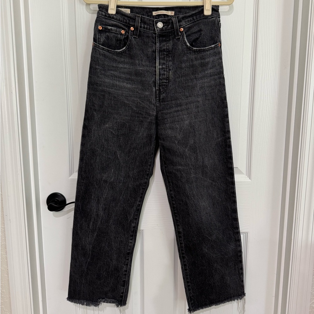 Levi’s Black Ribcage Straight Ankle Jeans